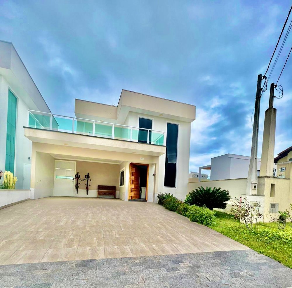 Casa Alto Padr�o - Venda - Jardim Guacyra - Itanha�m - SP
